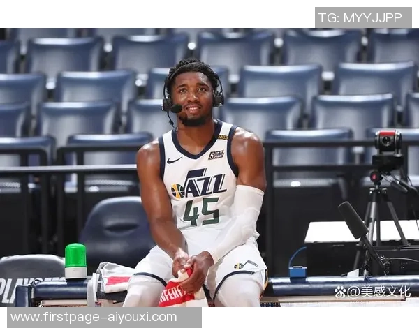 多诺万米切尔引领球队崛起展现超凡篮球才华与领袖魅力